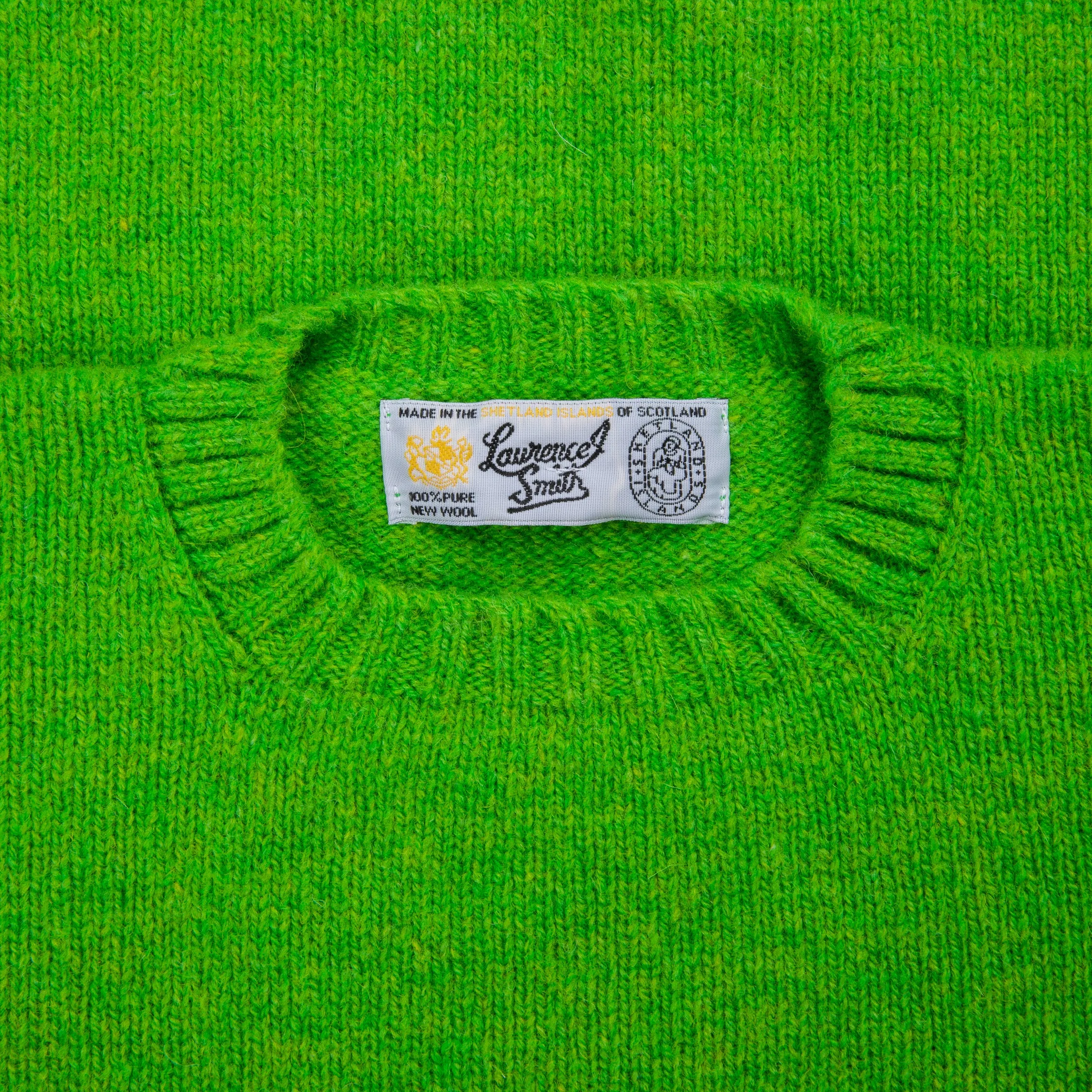 Laurence J. Smith  Super soft Seamless Crew Neck Pullover Gardenleaf