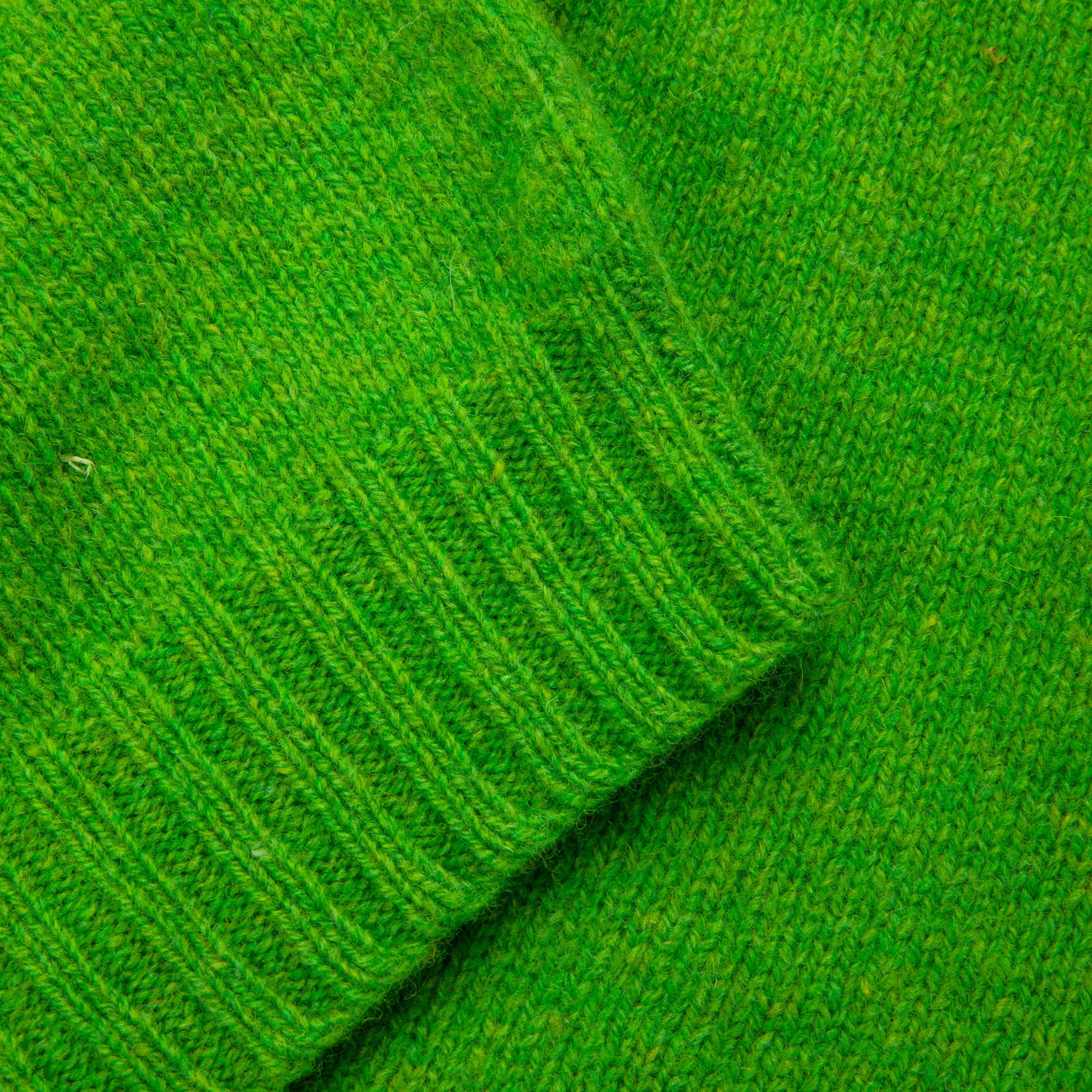 Laurence J. Smith  Super soft Seamless Crew Neck Pullover Gardenleaf
