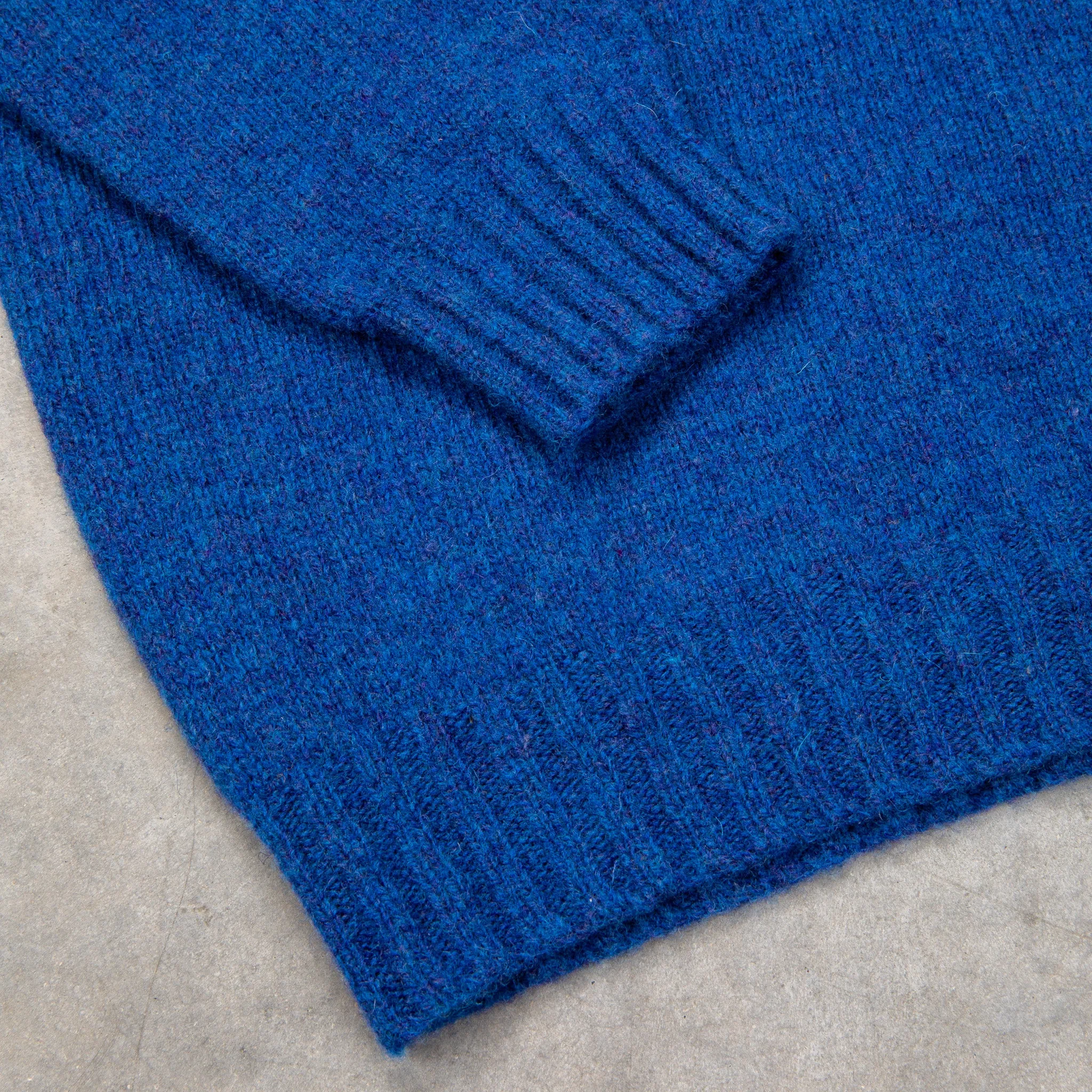 Laurence J. Smith  Super soft Seamless Crew Neck Pullover Ocean Force